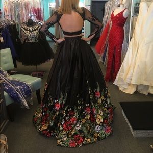 Sherri Hill Dresses - sherri hill black floral 2 piece prom dress Sherri Hill Dresses - sherri hill black floral 2 piece prom dress